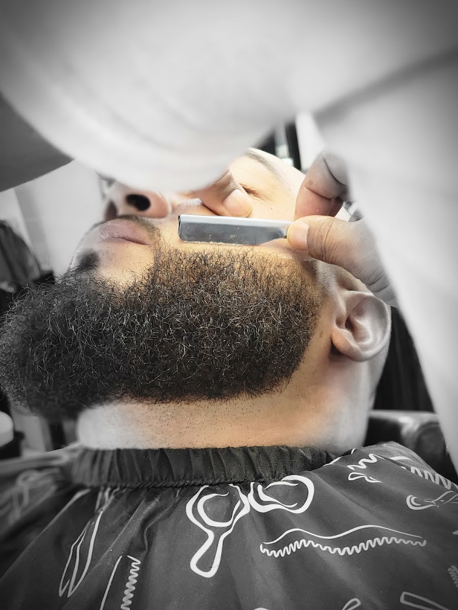 Creator's Touch Barber Shop - Photo 2