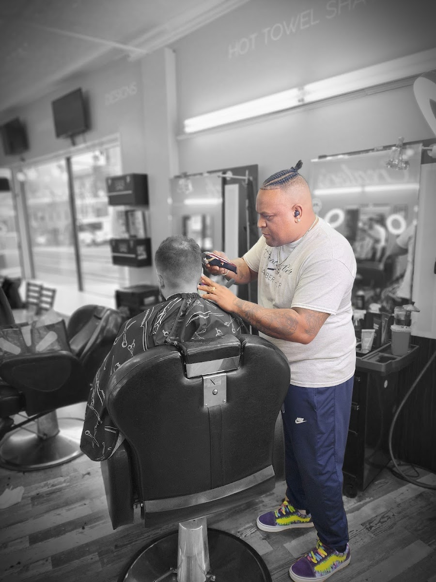 Creator's Touch Barber Shop - Photo 6