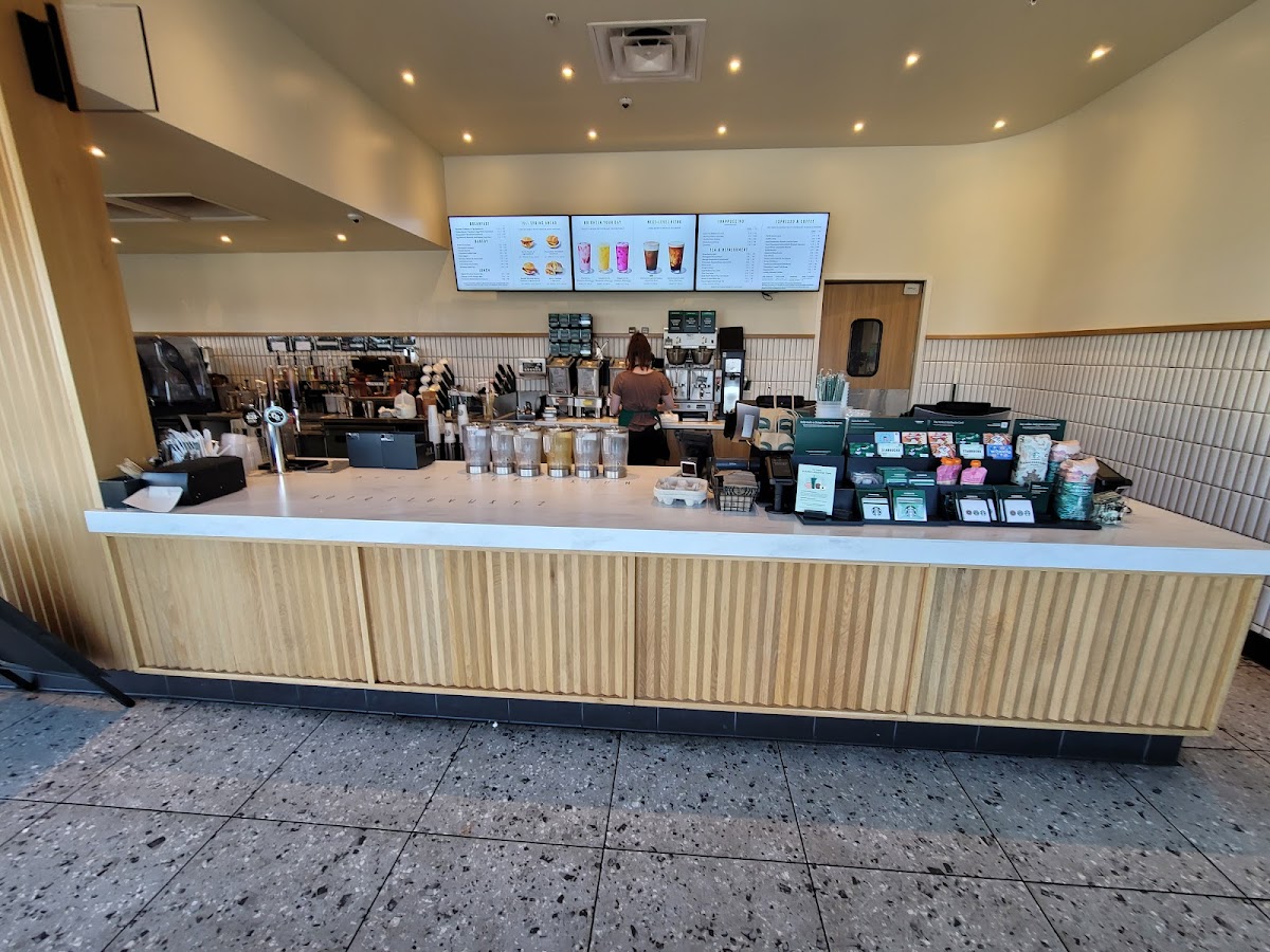 Starbucks - Photo 2