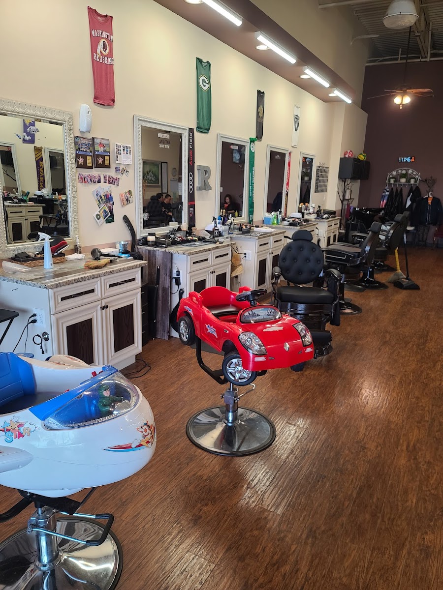 Ryan Park Barbershop - Photo 1