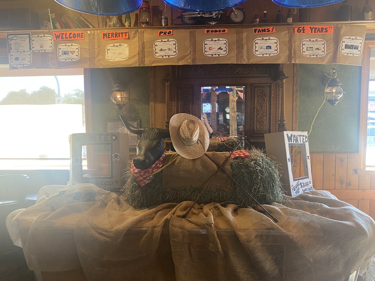 Grand Pub & Grill Ltd - Photo 2