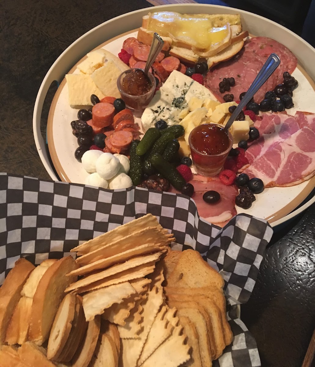 Grand Pub & Grill Ltd - Photo 7