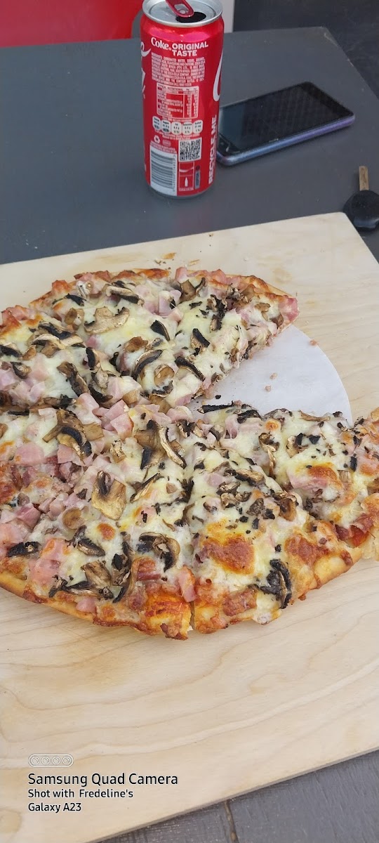 Pizza World - Photo 4