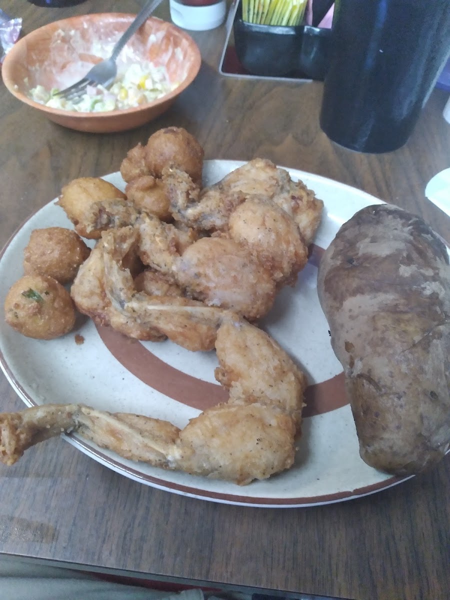 Maydro's Seafood Kitchen - Photo 4
