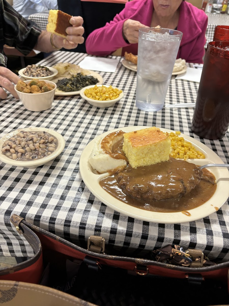 Hawkins Divine Catering and Restaurant - Photo 2