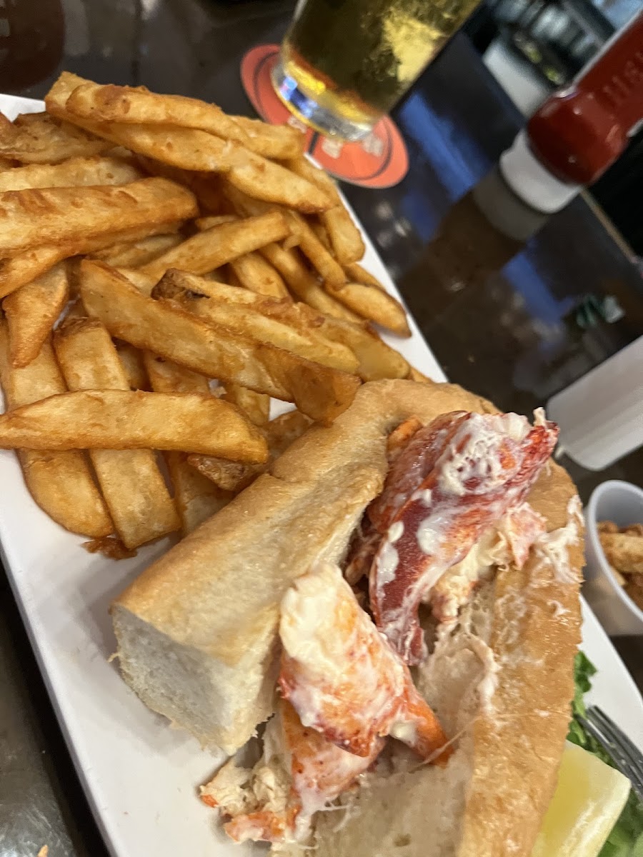 Caeser's Pub & Grill - Photo 2