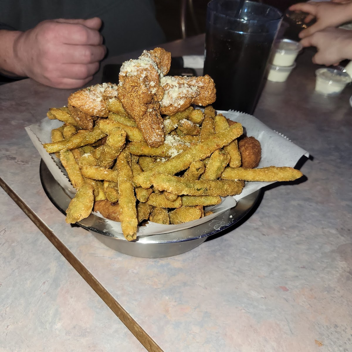 Caeser's Pub & Grill - Photo 5