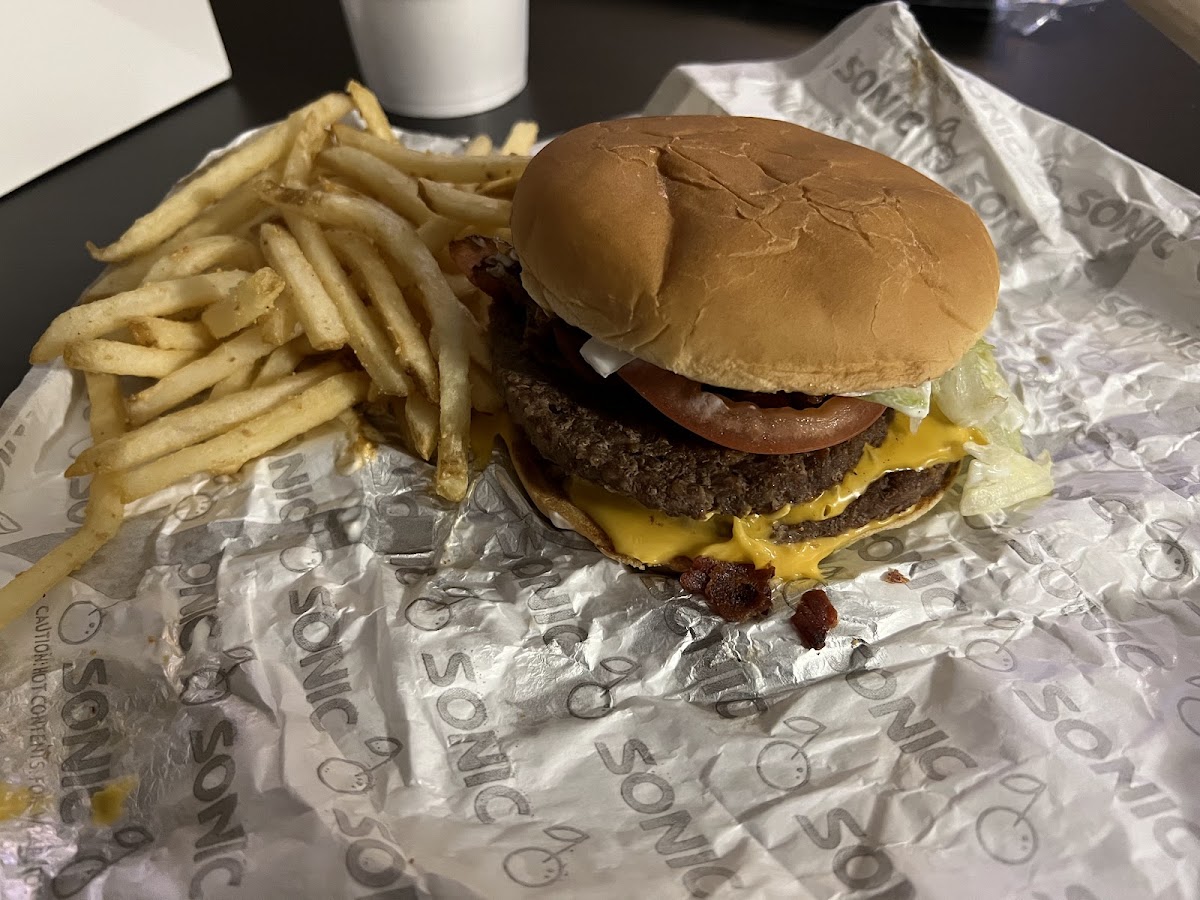 Sonic Drive-In - Photo 7