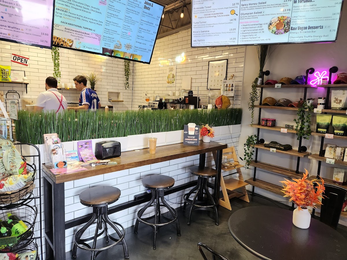Gratefuel Cafe - Photo 3