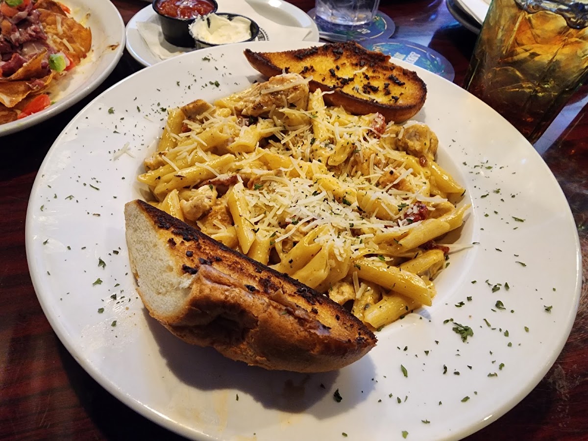 Guston’s Grille & Tap - Photo 6