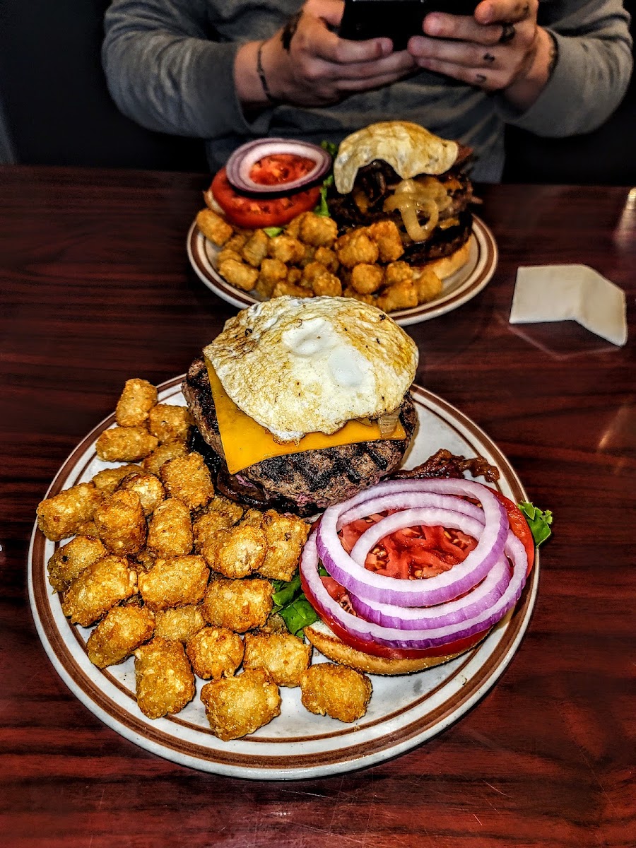 Guston’s Grille & Tap - Photo 7