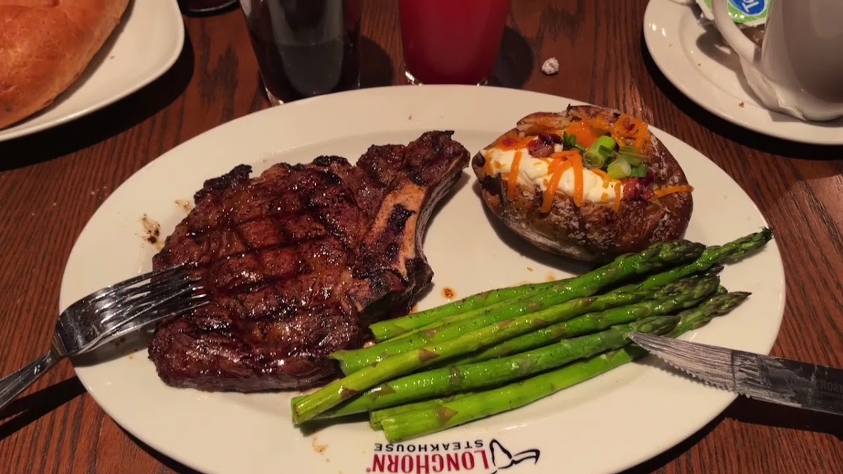 LongHorn Steakhouse - Photo 1