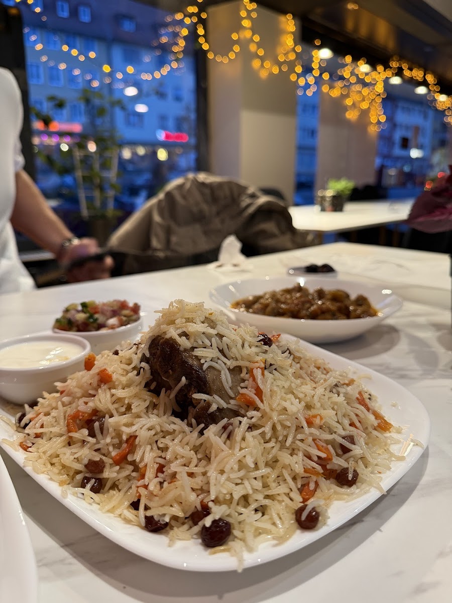 Omid Restaurant - Photo 2