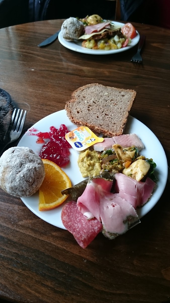 Café Klatsch - Photo 7