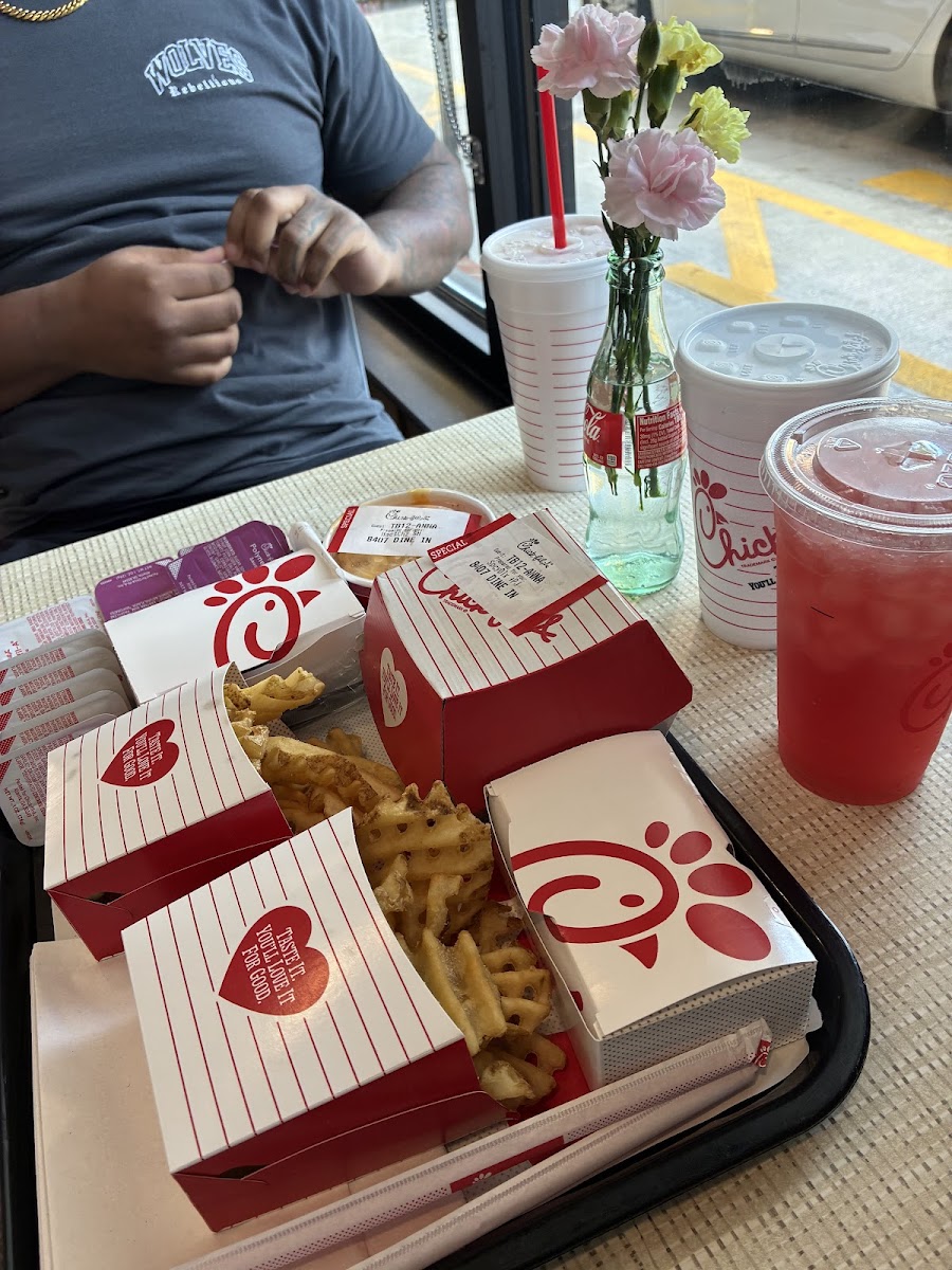 Chick-fil-A - Photo 9