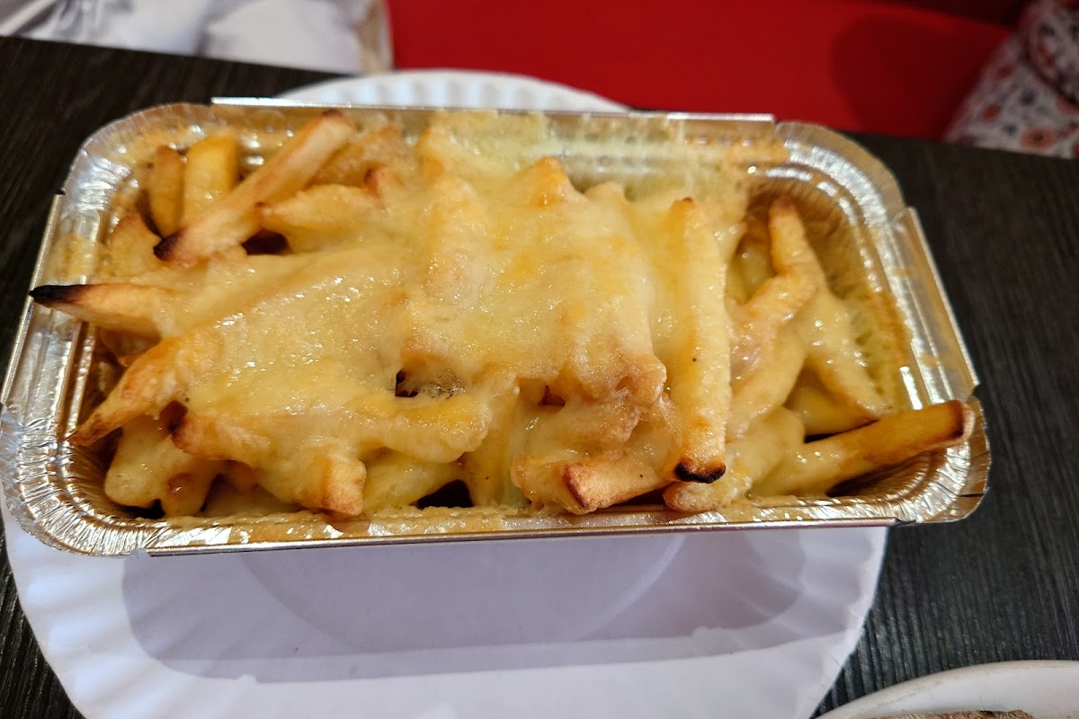 Shaye's Kosher Restaurant - Photo 5