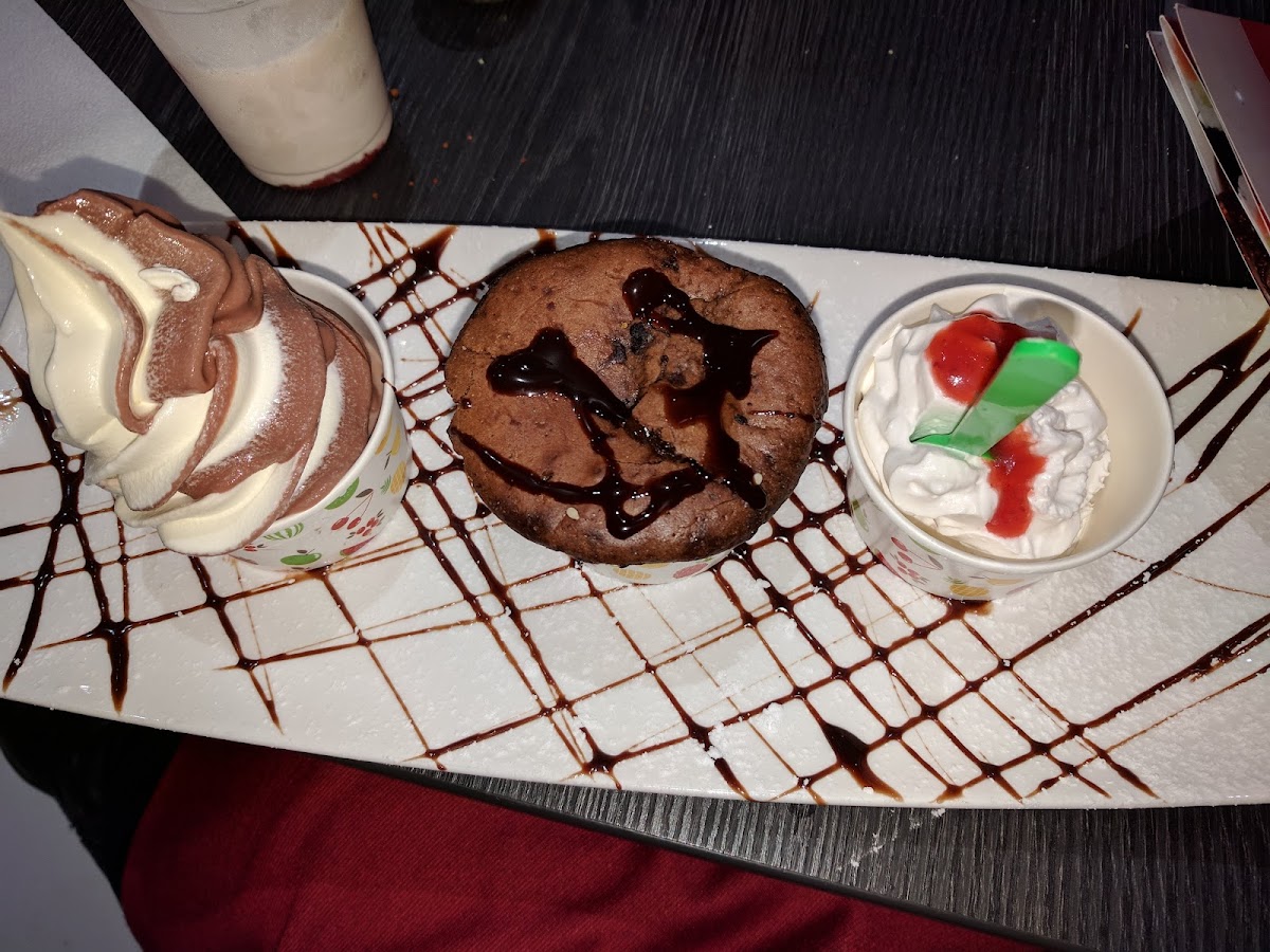 Shaye's Kosher Restaurant - Photo 6