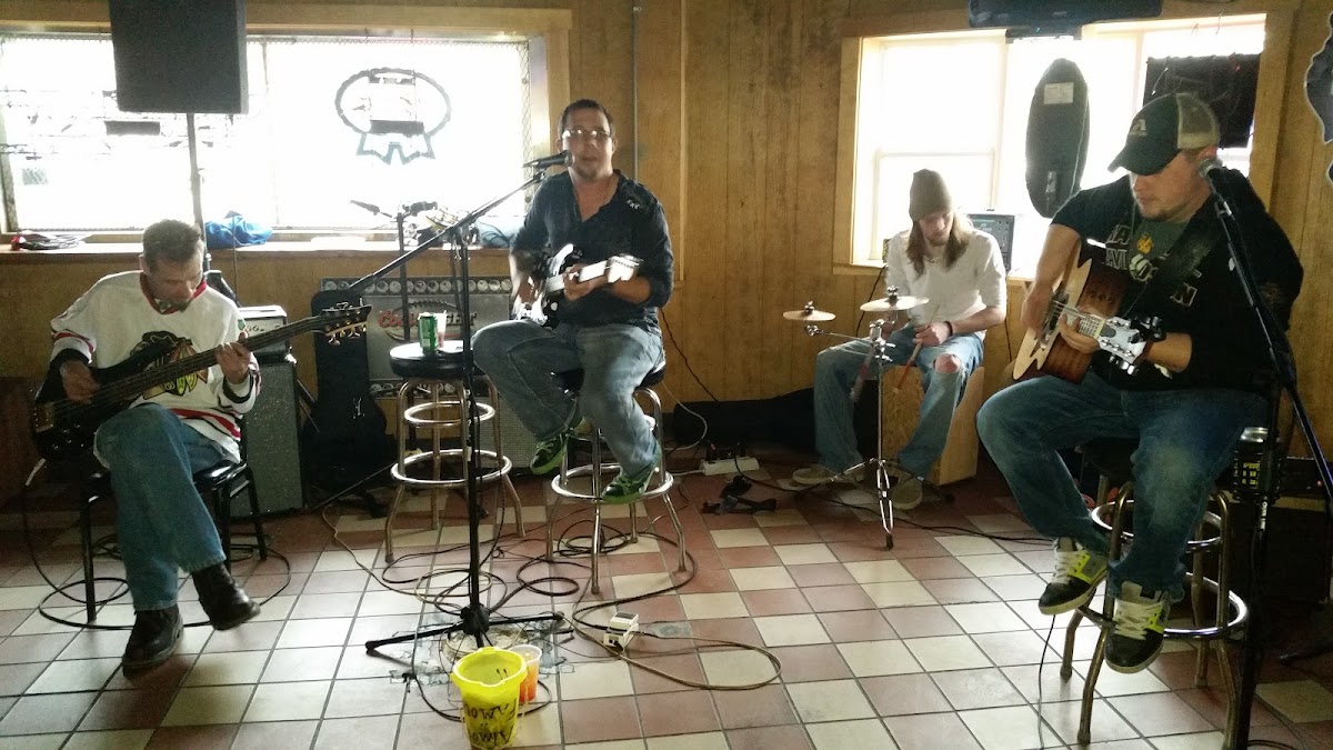 Wild Dog Saloon - Photo 4