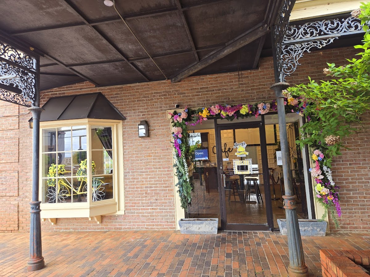 Jazzy's Eats and Treats - Photo 9