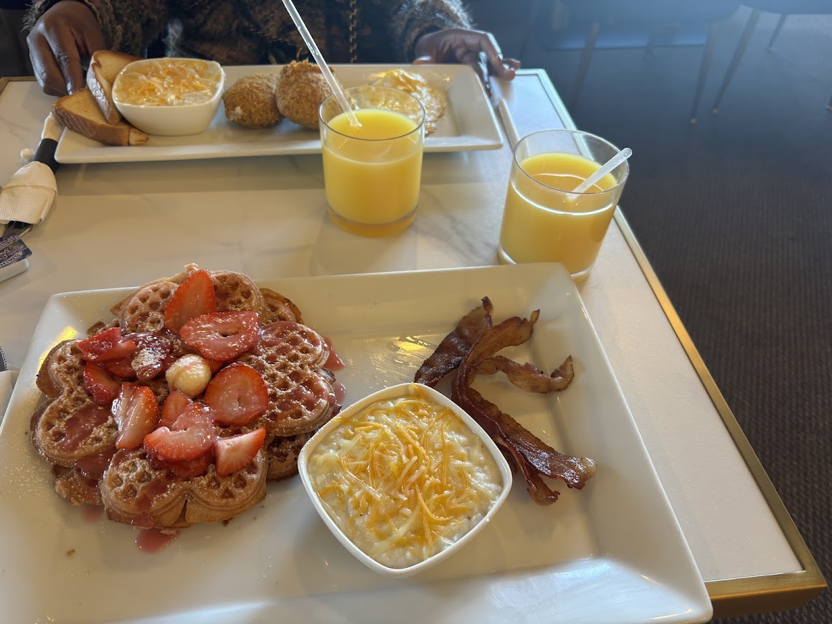 Jazzy's Eats and Treats - Photo 2