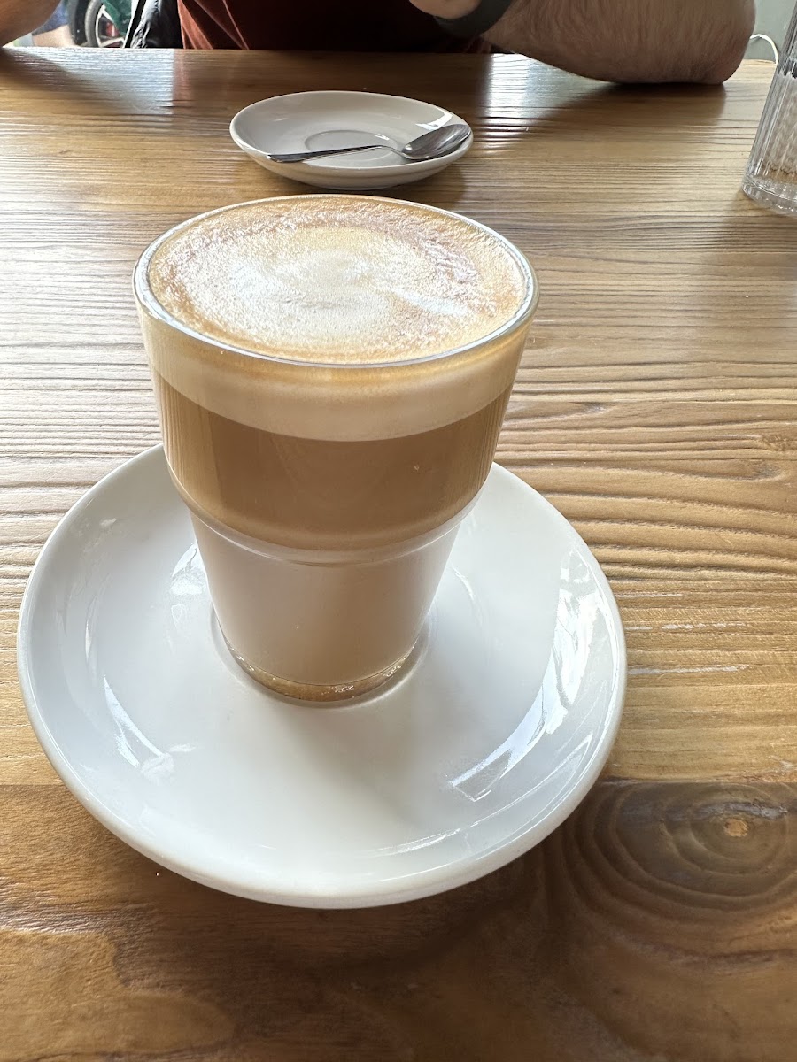 E-Street Café - Photo 4