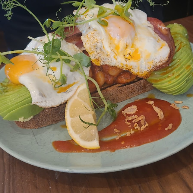 Smashed Avo Poached Eggs Smoked Hollandaise