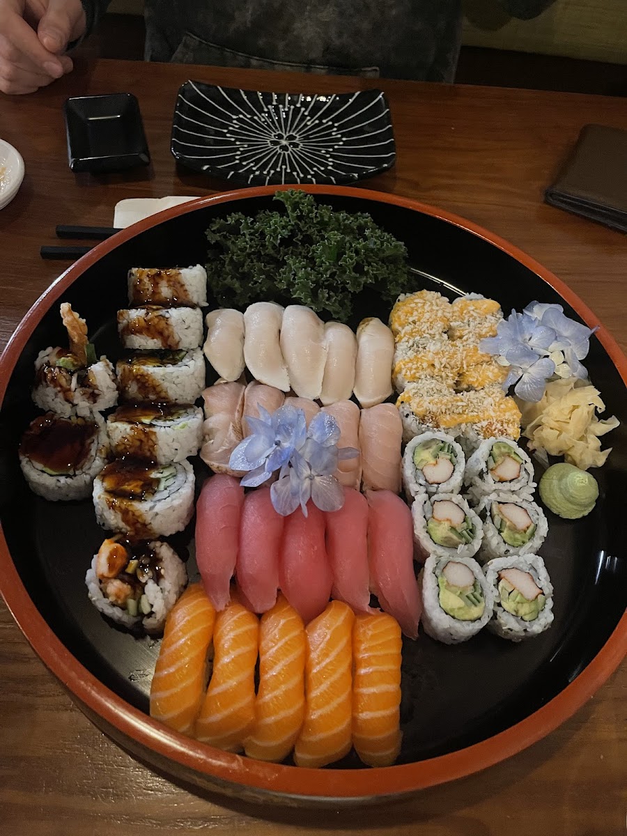 Golden Chopsticks - Photo 2