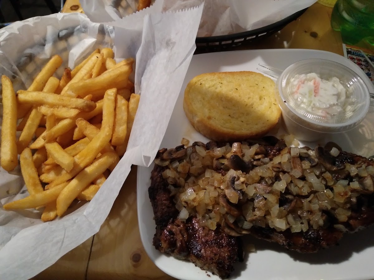 The 89 Bar & Grill - Photo 3