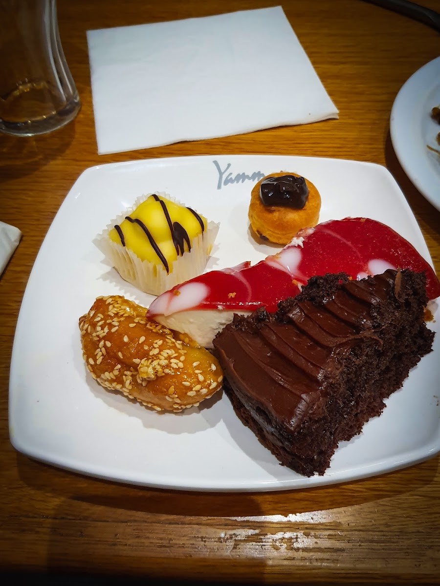 Yamm Buffet - Photo 5