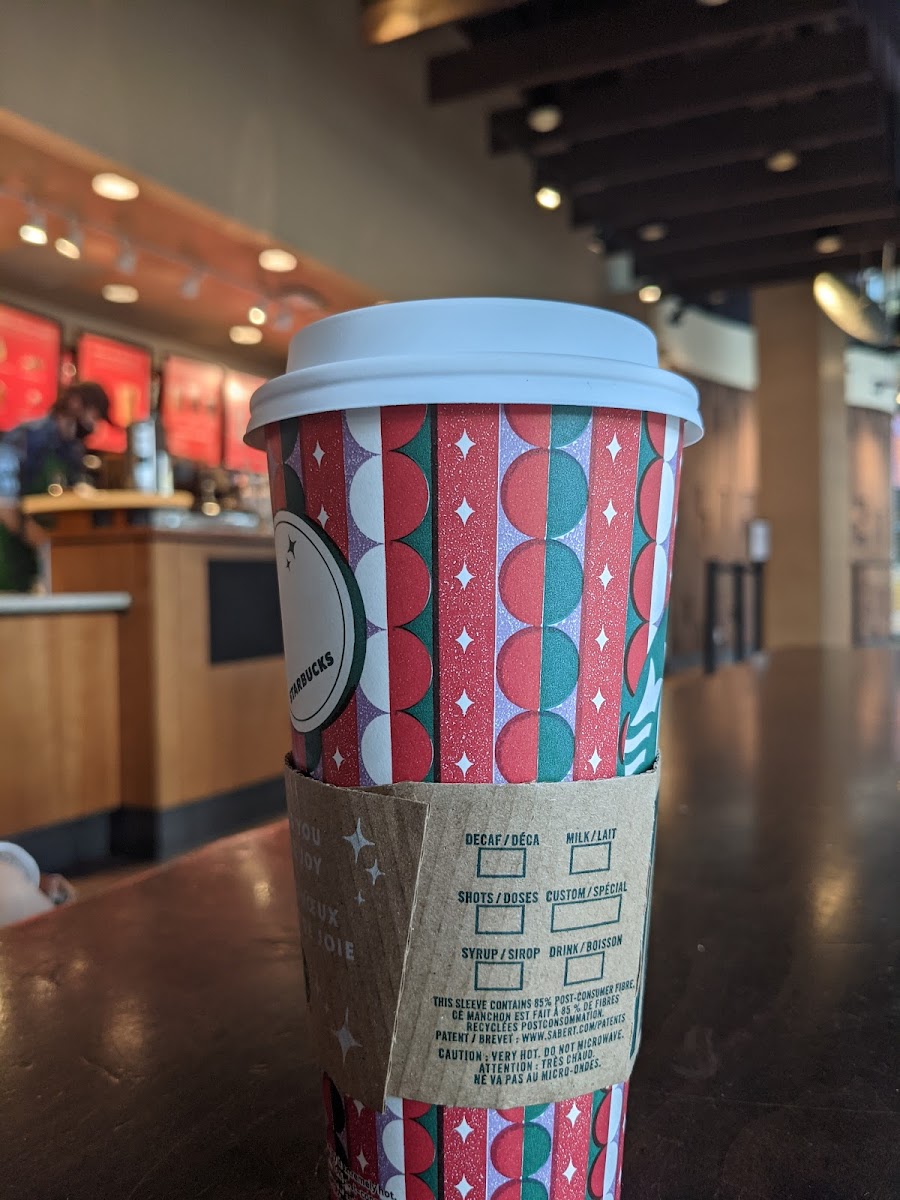 Starbucks - Photo 4