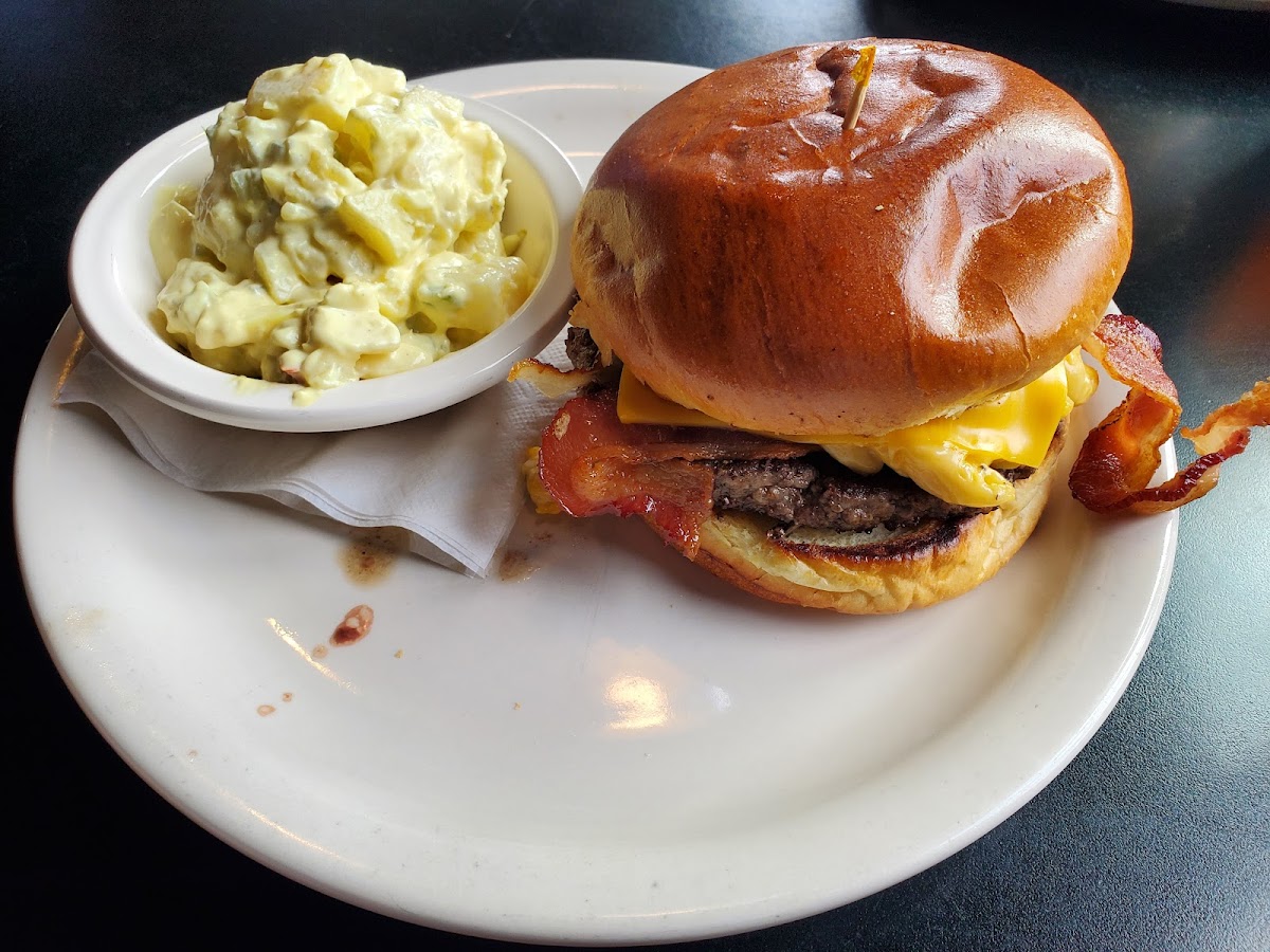 Miller's on Main - Photo 2