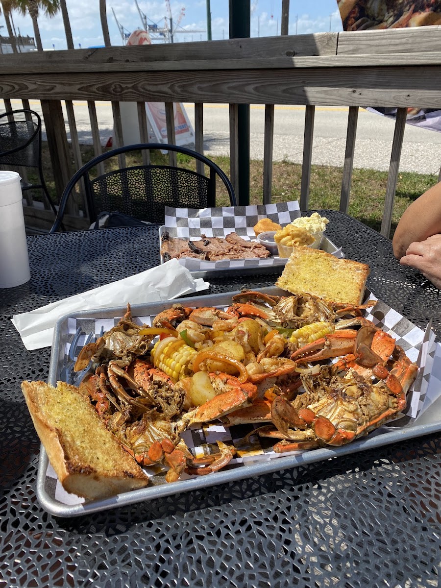 Ludz BBQ & Mattie's Desserts - Photo 6