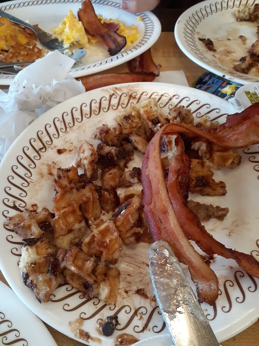 Waffle House - Photo 9