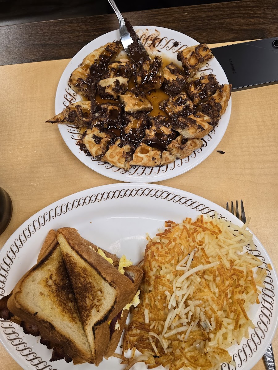 Waffle House - Photo 2