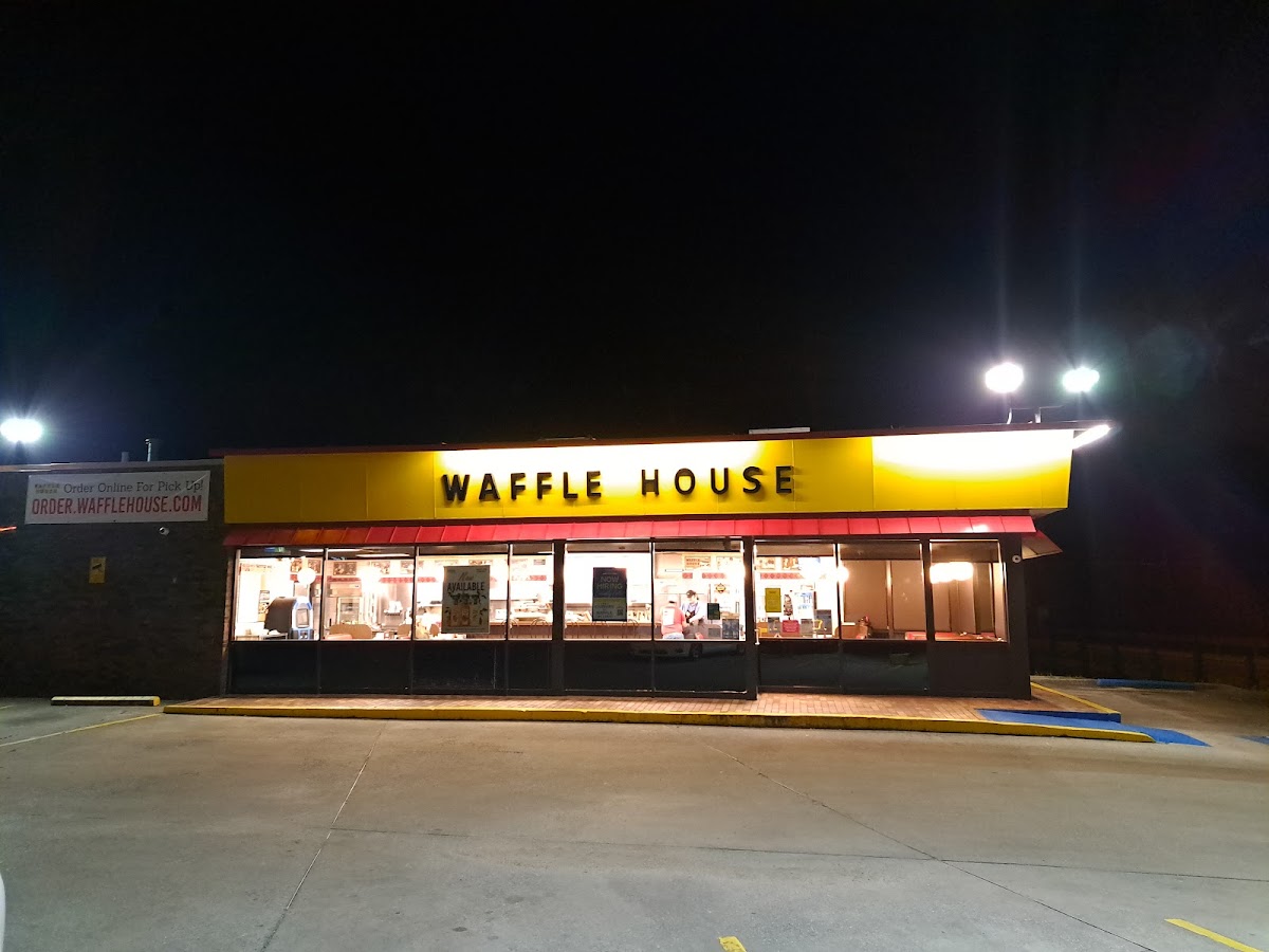 Waffle House - Photo 3