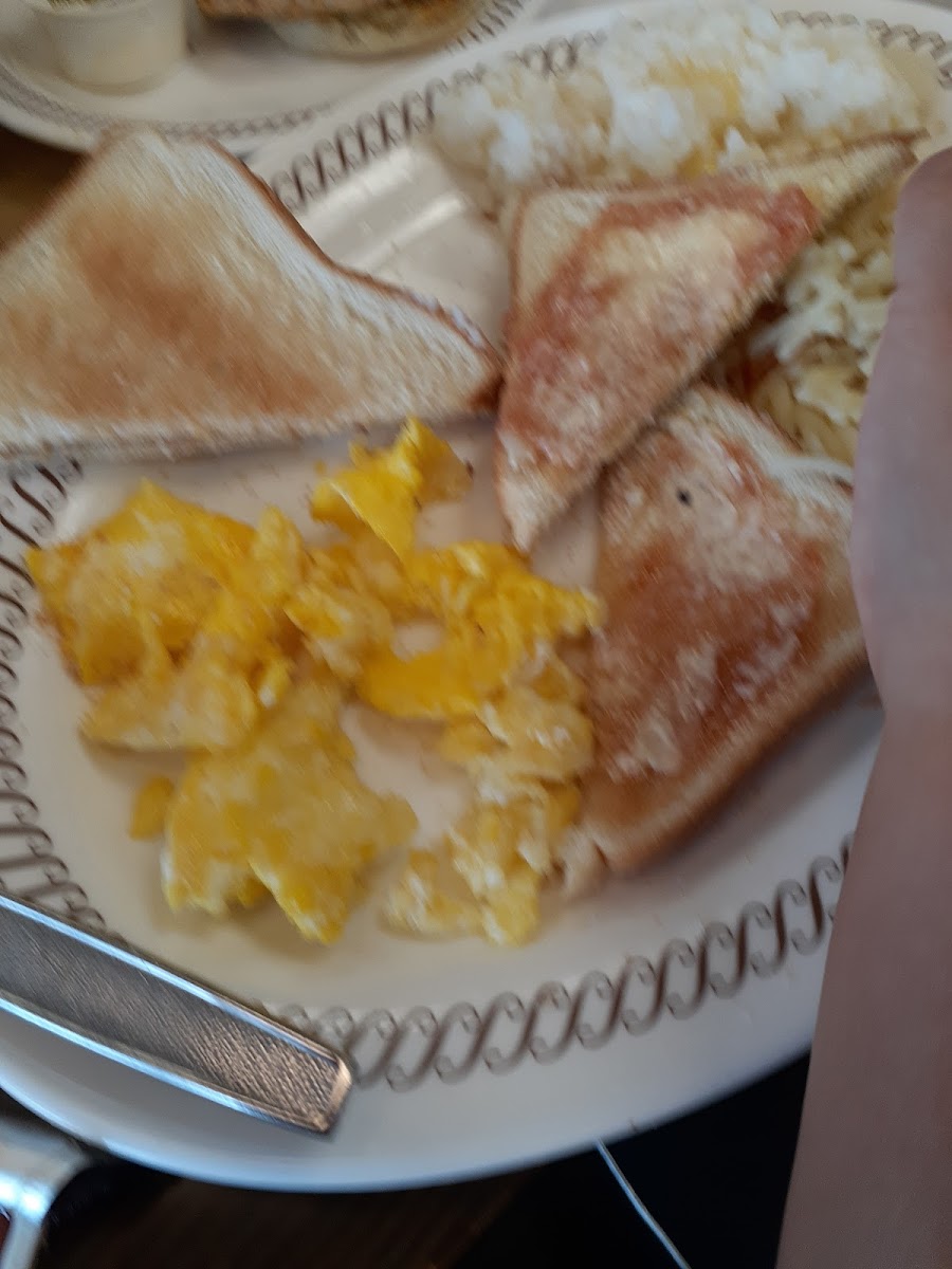 Waffle House - Photo 7