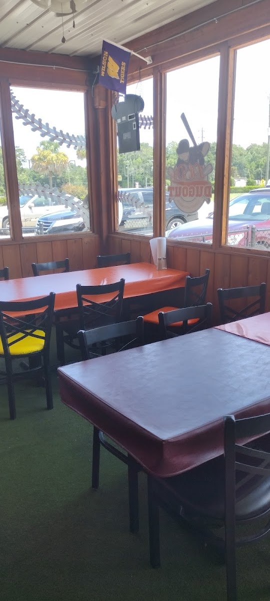 Lil D's Dugout - Photo 9