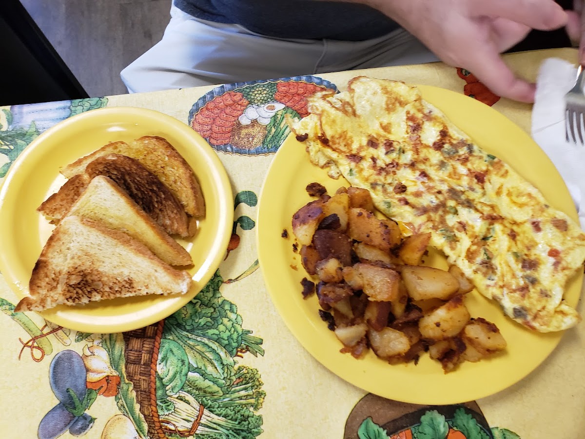 Rolesville Diner - Photo 1