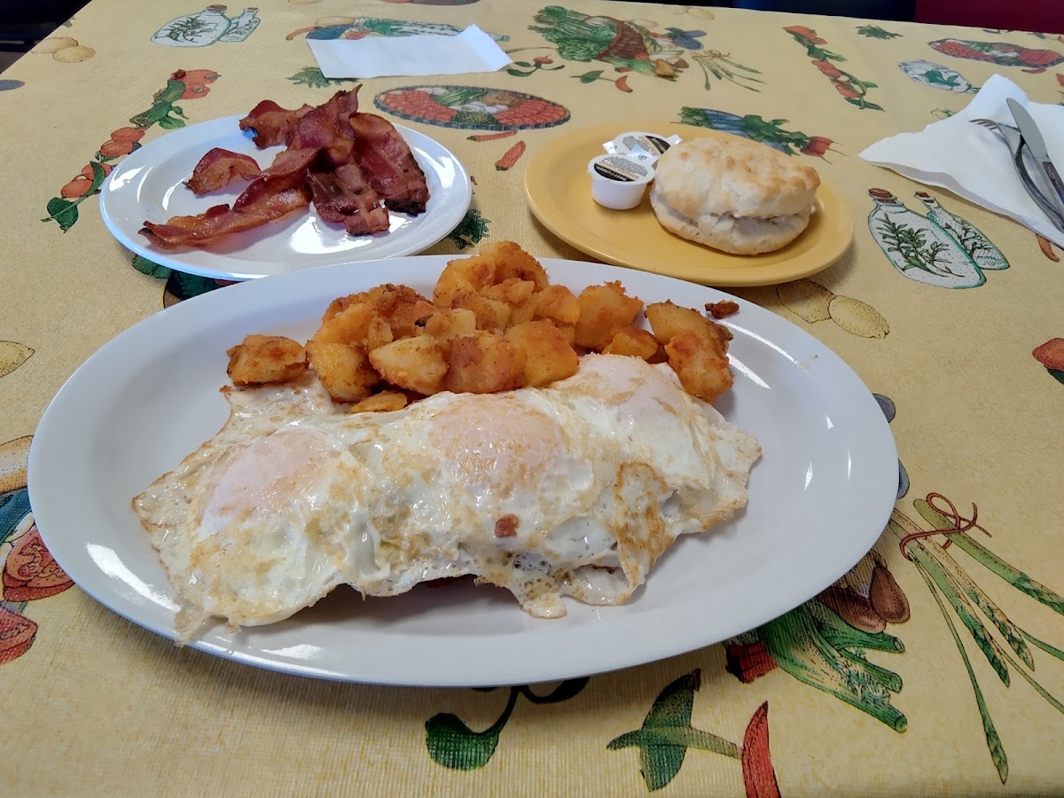 Rolesville Diner - Photo 3