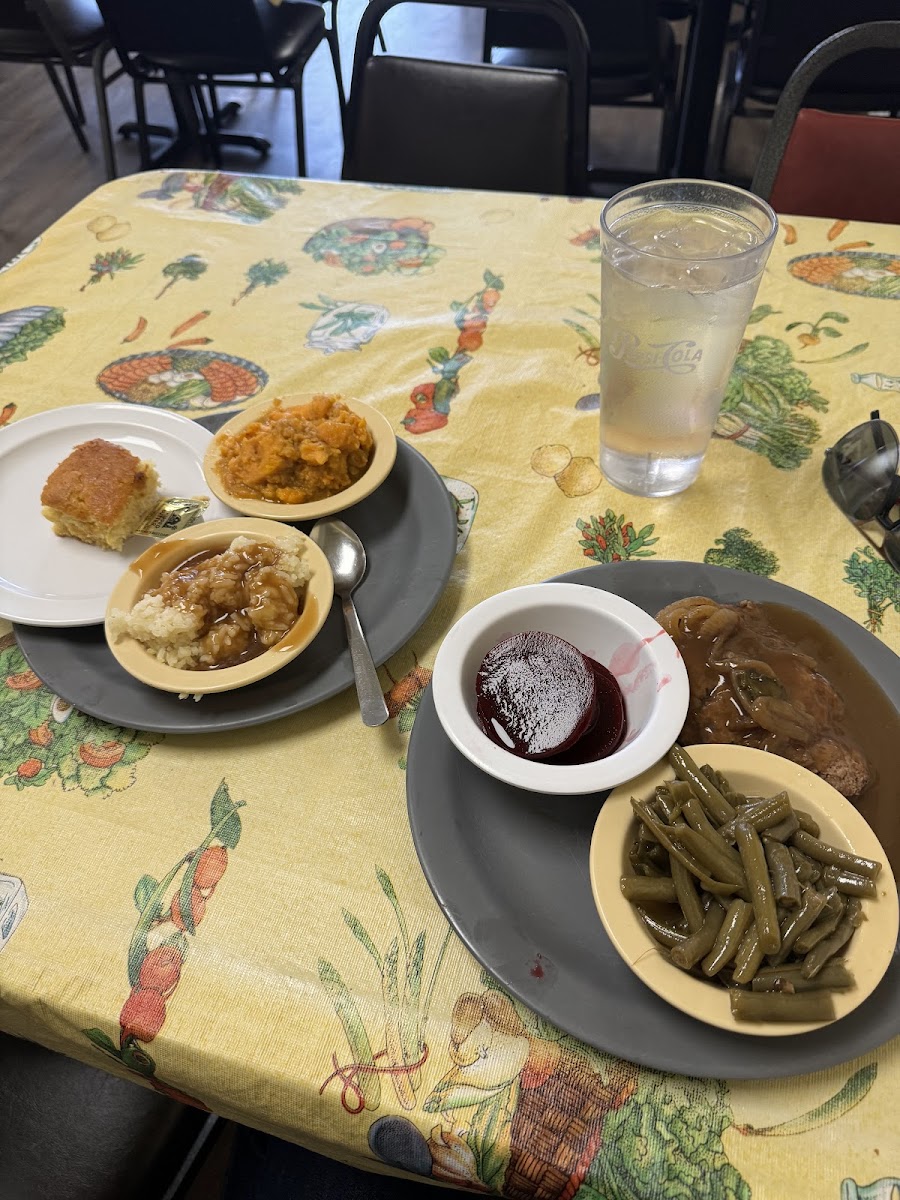 Rolesville Diner - Photo 4