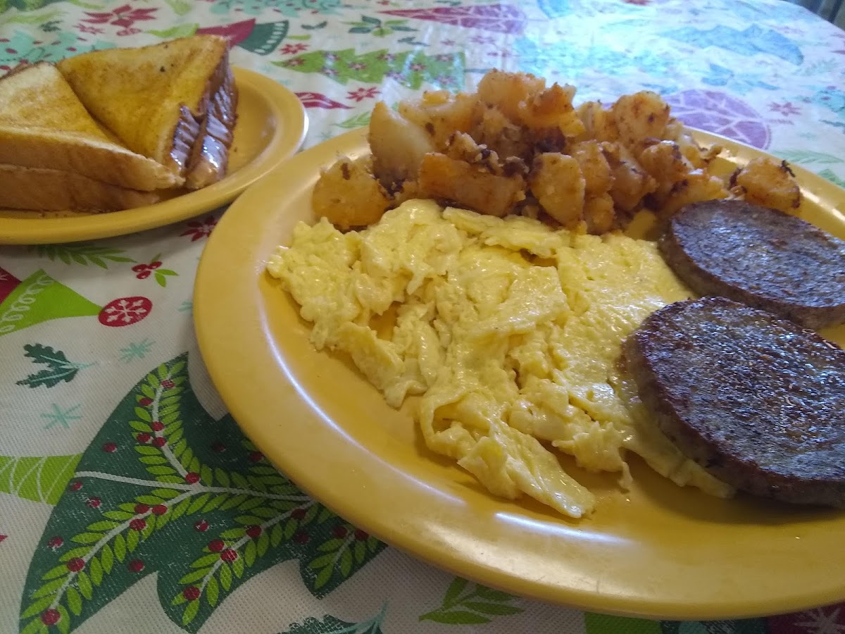 Rolesville Diner - Photo 5