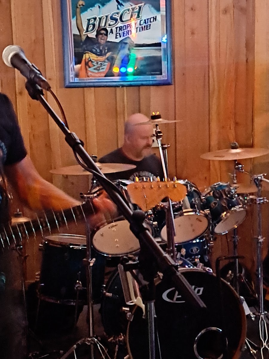 The Thirsty Sportsman - Photo 8