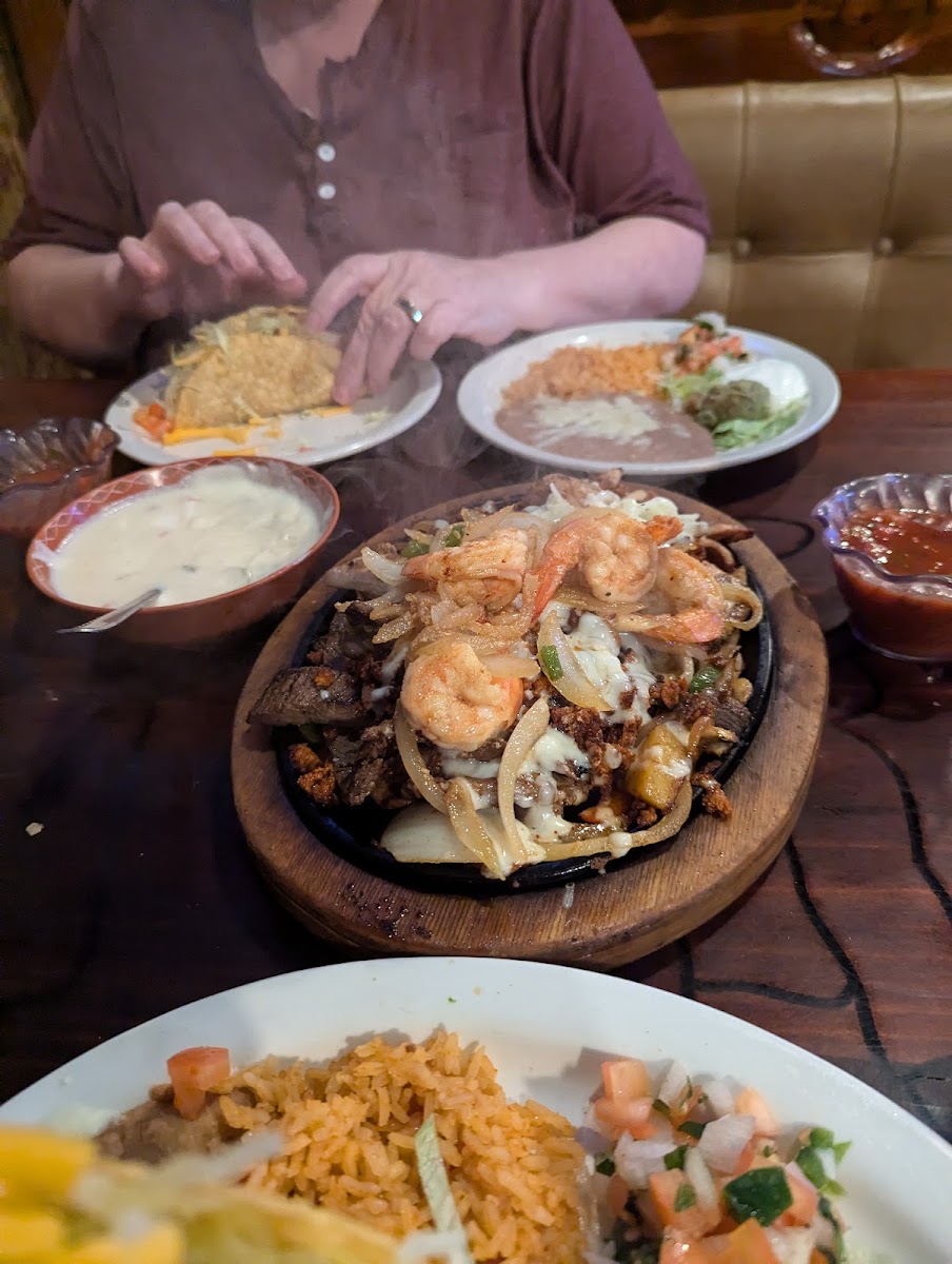 Gonzalez Mexican Restaurant - Photo 4