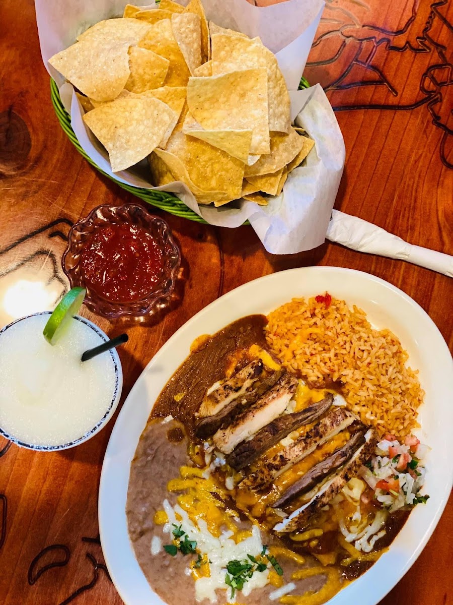 Gonzalez Mexican Restaurant - Photo 6