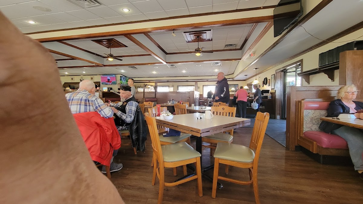 Andrea’s Family Restaurant - Photo 9