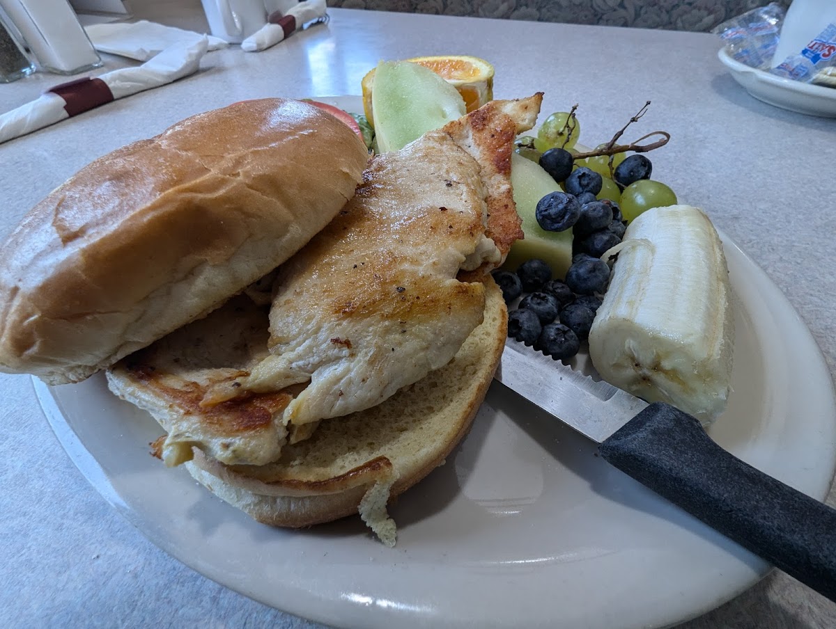 Andrea’s Family Restaurant - Photo 7