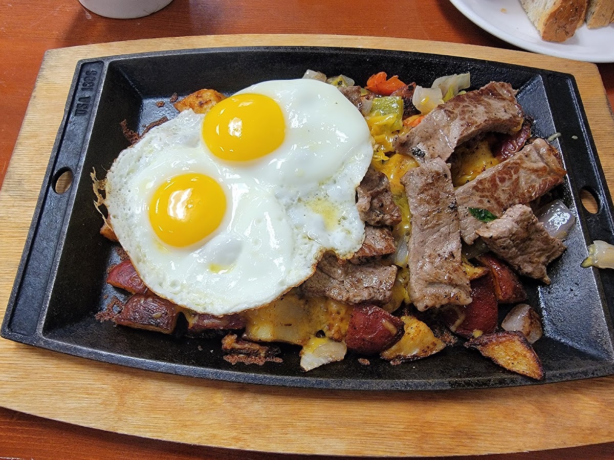 Johana's Restaurant - Photo 9