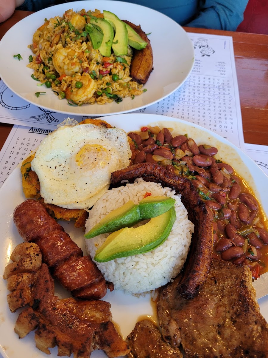 Johana's Restaurant - Photo 8