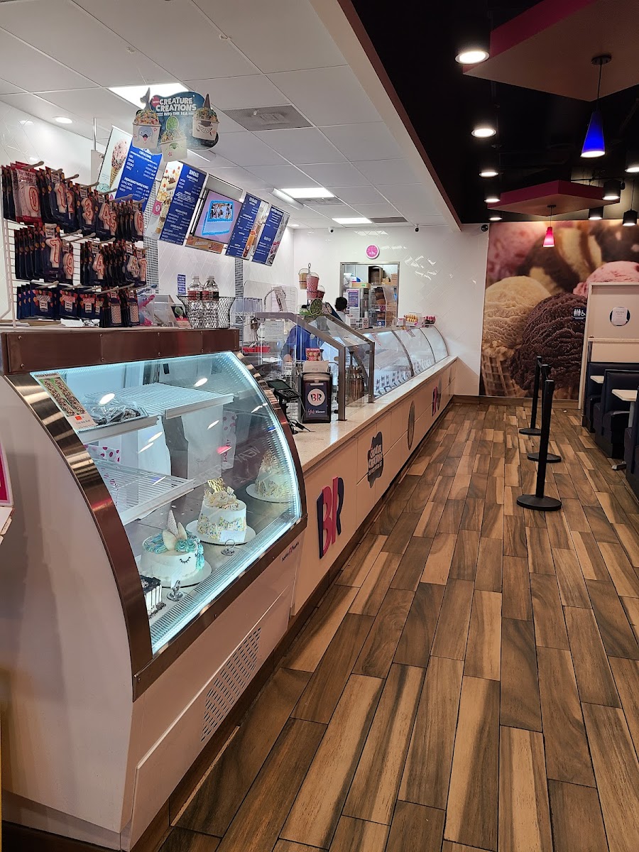 Baskin-Robbins - Photo 4