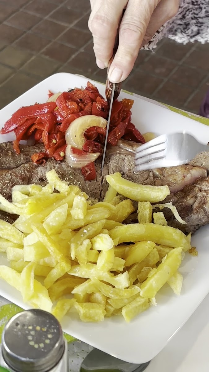 Restaurante Los Marinos - Photo 1